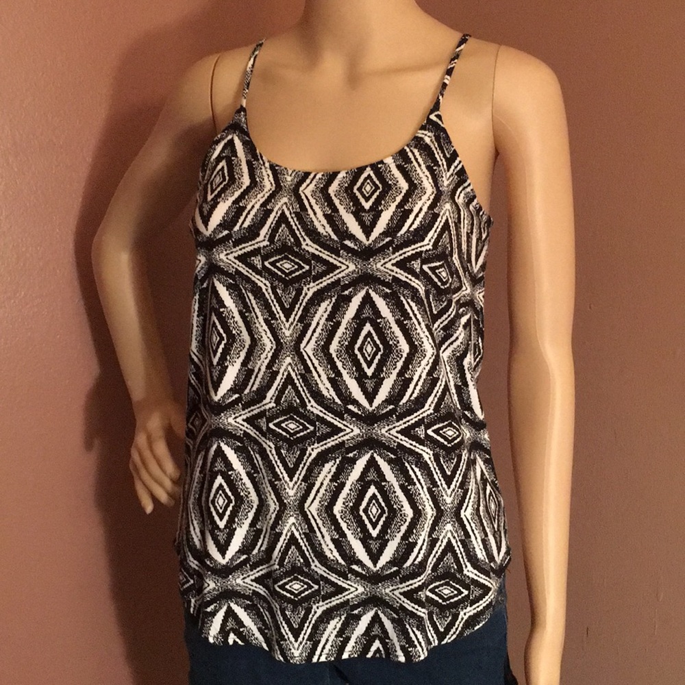 VERY CUTE TOP, JUST IN TIME FOR SUMMER🌸